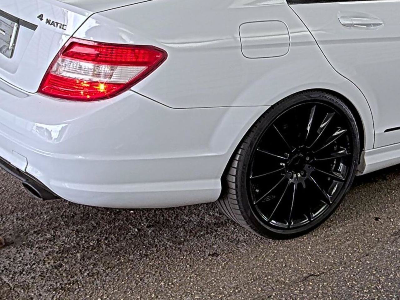 Used 2010 Mercedes-Benz C 300 4MATIC Sedan image 16