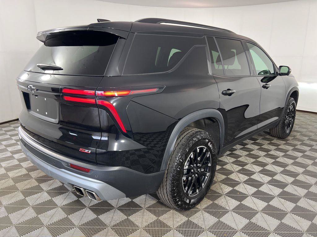 Used 2025 Chevrolet Traverse Z71 w/ Driver Confidence Package AWD/4WD image 9