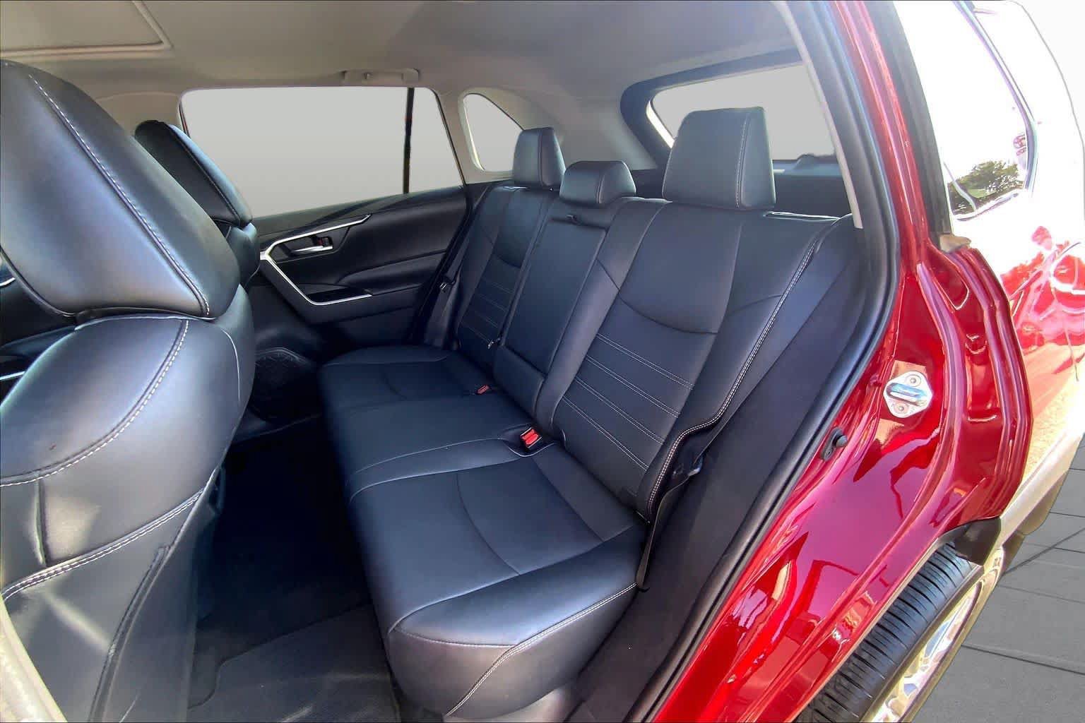 Used 2021 Toyota RAV4 XLE Premium FWD image 21