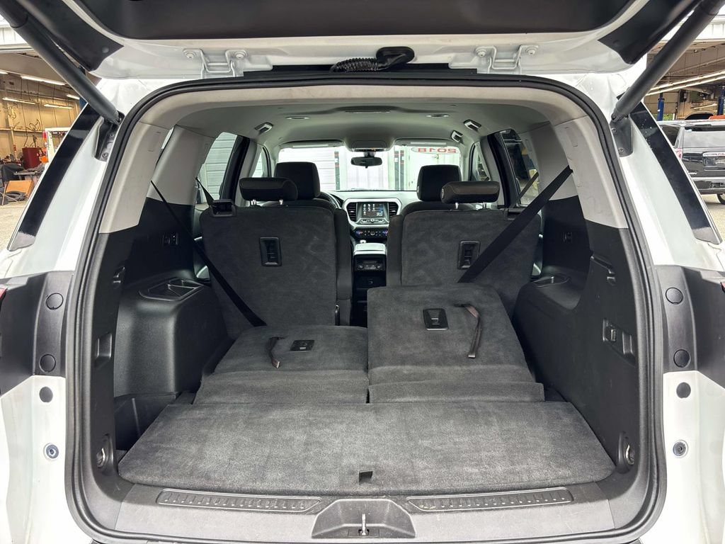 Used 2018 GMC Acadia SLE AWD/4WD image 19