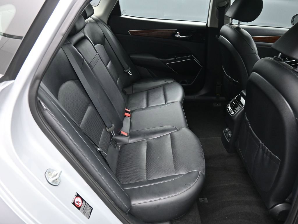 Certified 2017 Kia Cadenza Technology FWD image 23
