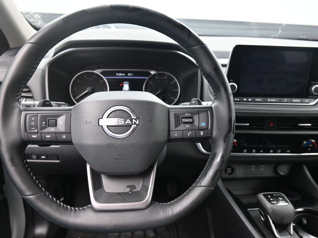 Used 2025 Nissan Rogue SV AWD/4WD image 16