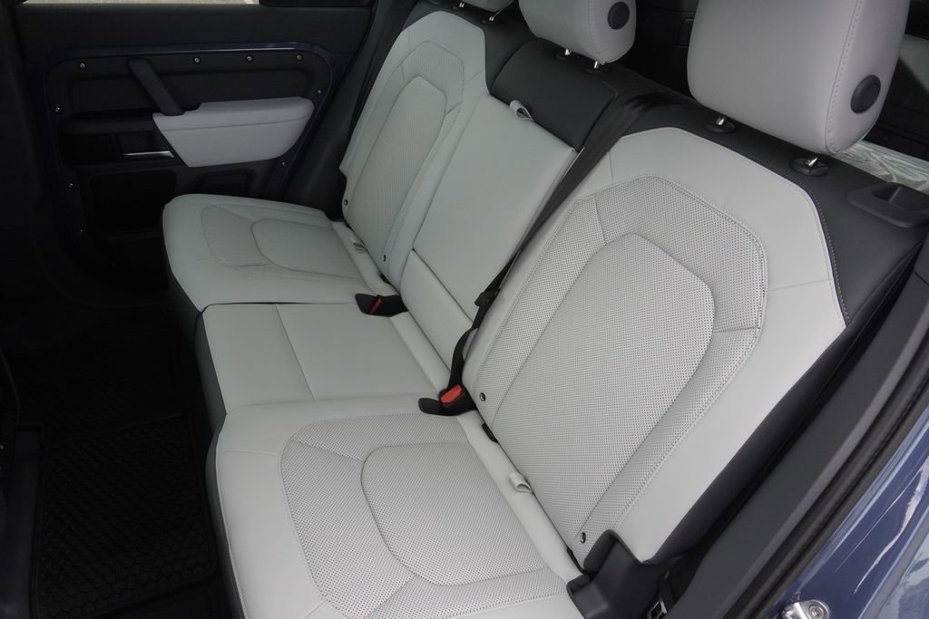 New 2025 Land Rover Defender 110 S image 30