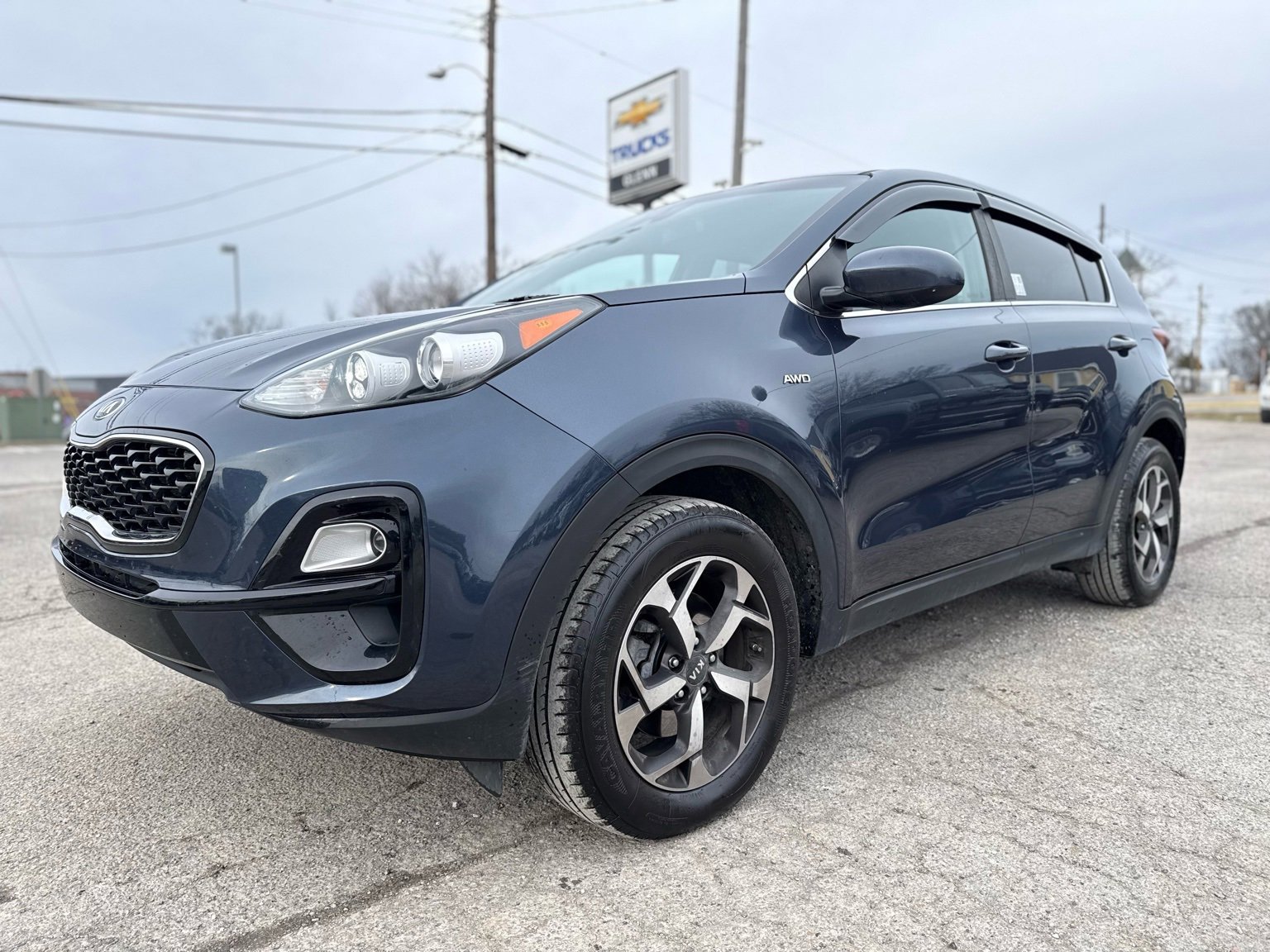 Used 2020 Kia Sportage LX image 2
