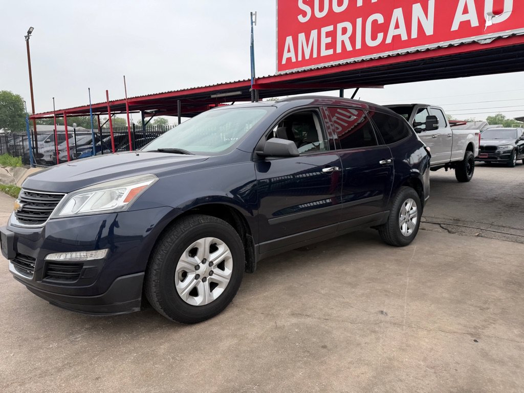 Used 2015 Chevrolet Traverse LS FWD image 2