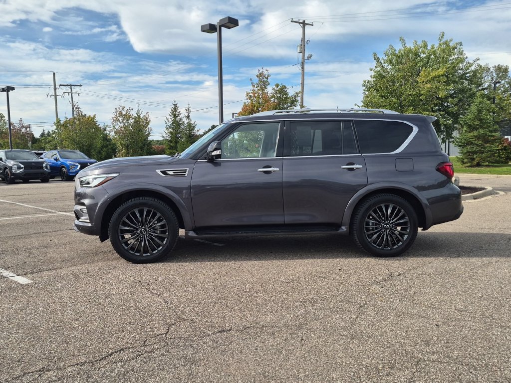 Used 2022 INFINITI QX80 Premium Select w/ Cargo Package AWD/4WD image 2