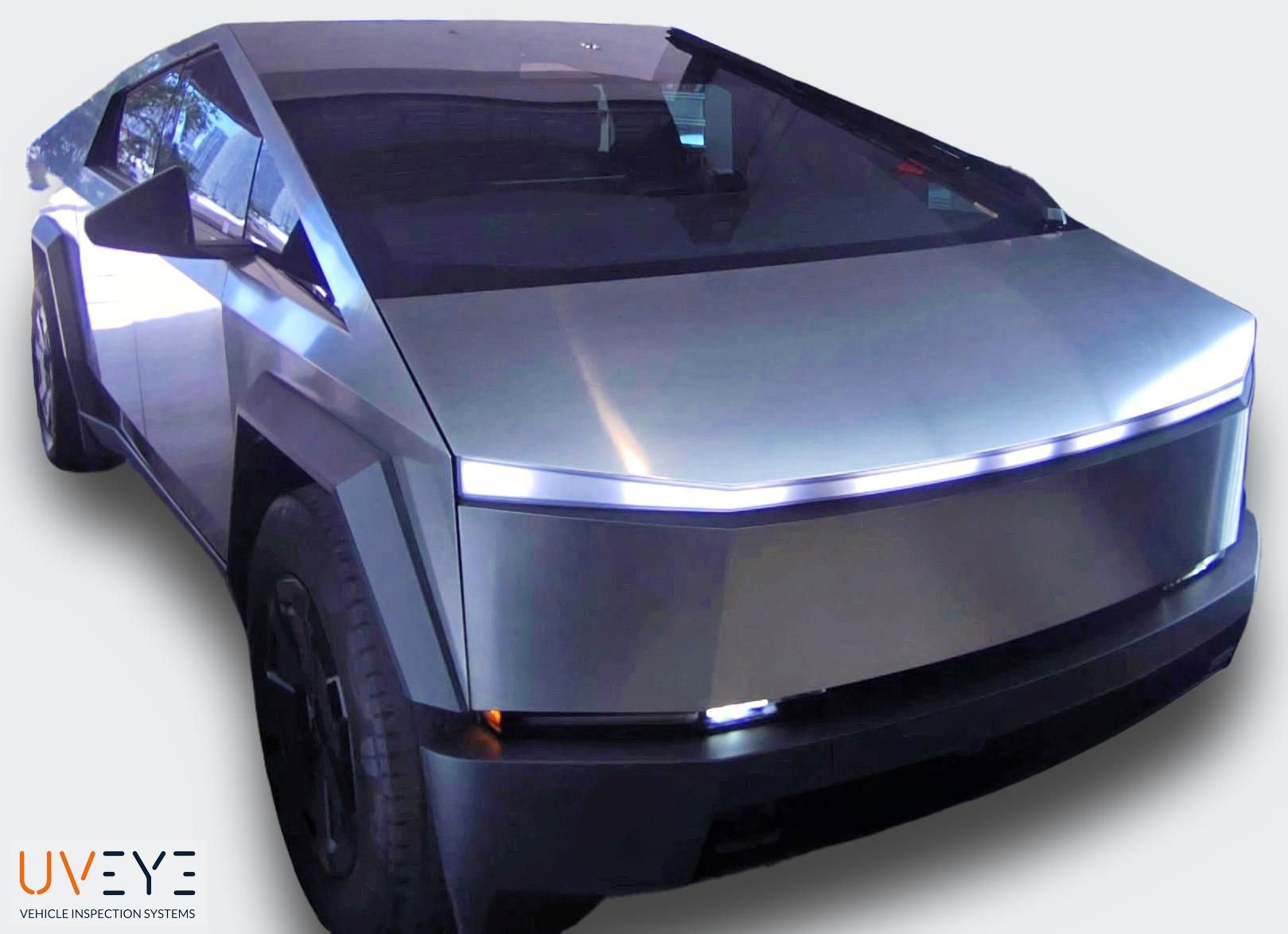 Used 2024 Tesla Cybertruck AWD Crew Cab image 2