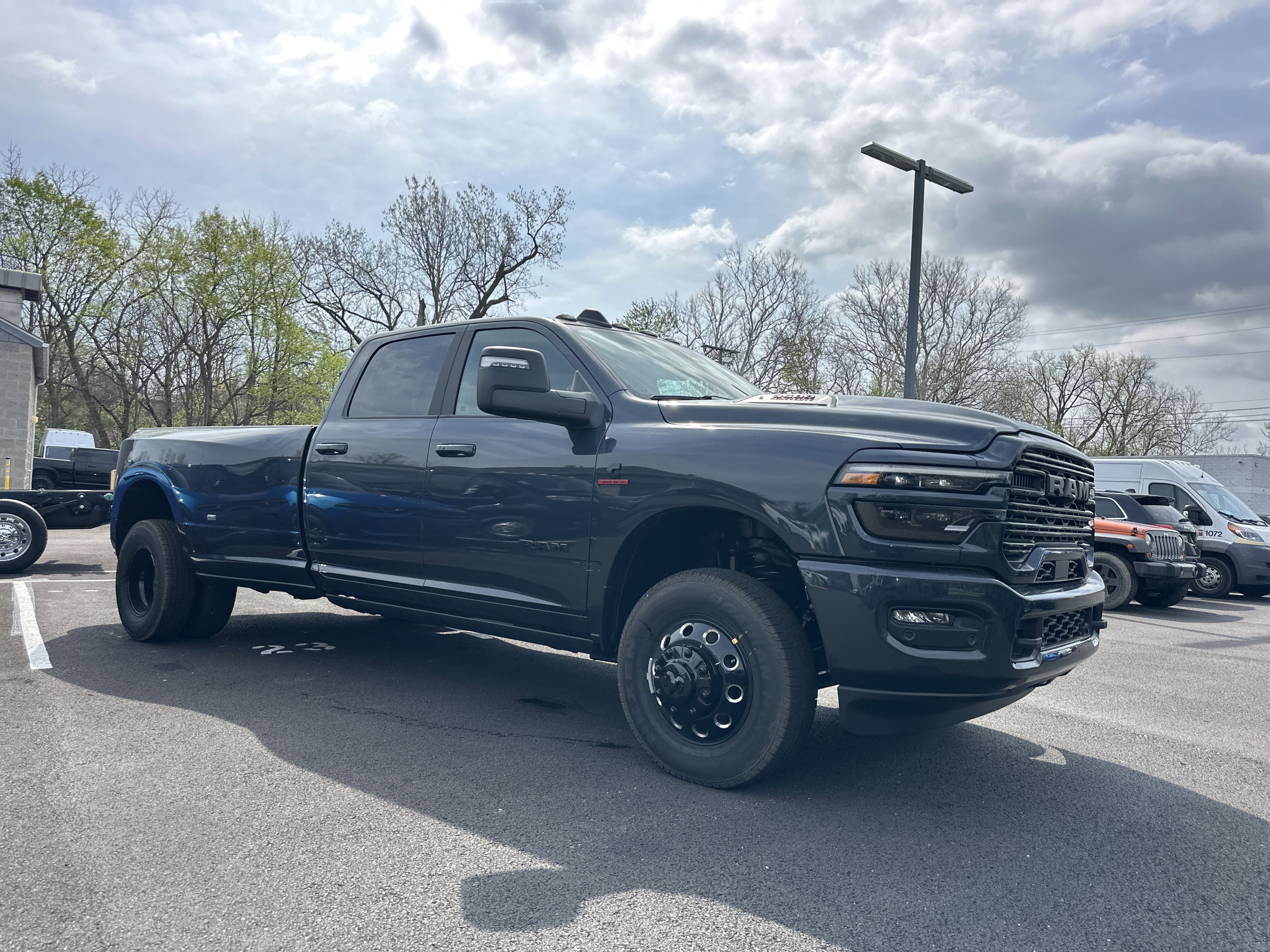 New 2026 RAM 3500 Laramie AWD/4WD image 21