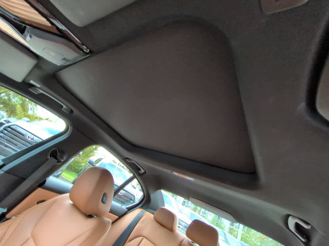 Used 2022 BMW 330e w/ M Sport Package RWD image 19