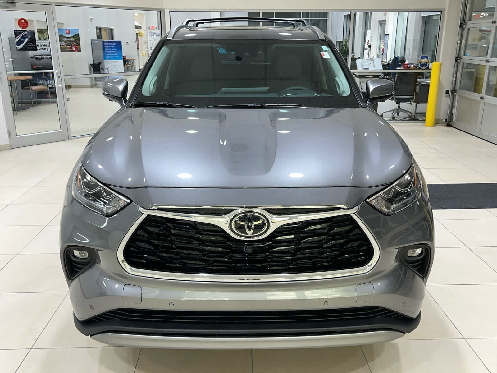 New 2026 Toyota Highlander Platinum AWD/4WD image 4