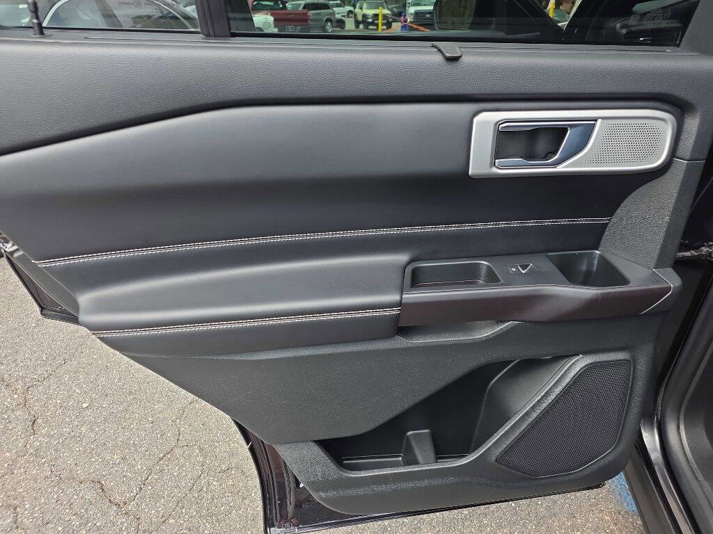 Used 2020 Ford Explorer ST w/ ST Street Pack image 19