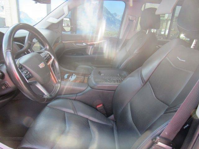 Used 2017 Cadillac Escalade Premium Luxury w/ LPO, Radiant Package AWD/4WD image 39