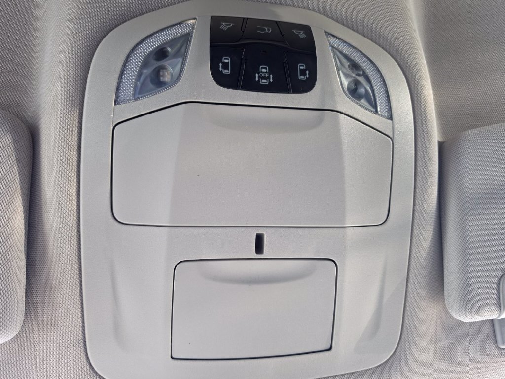 Used 2023 Chrysler Pacifica Touring-L FWD image 19