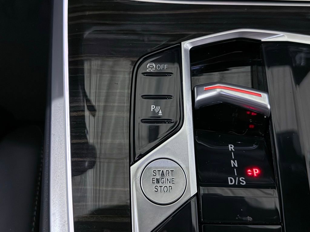 Used 2023 BMW X7 xDrive40i w/ M Sport Package image 39