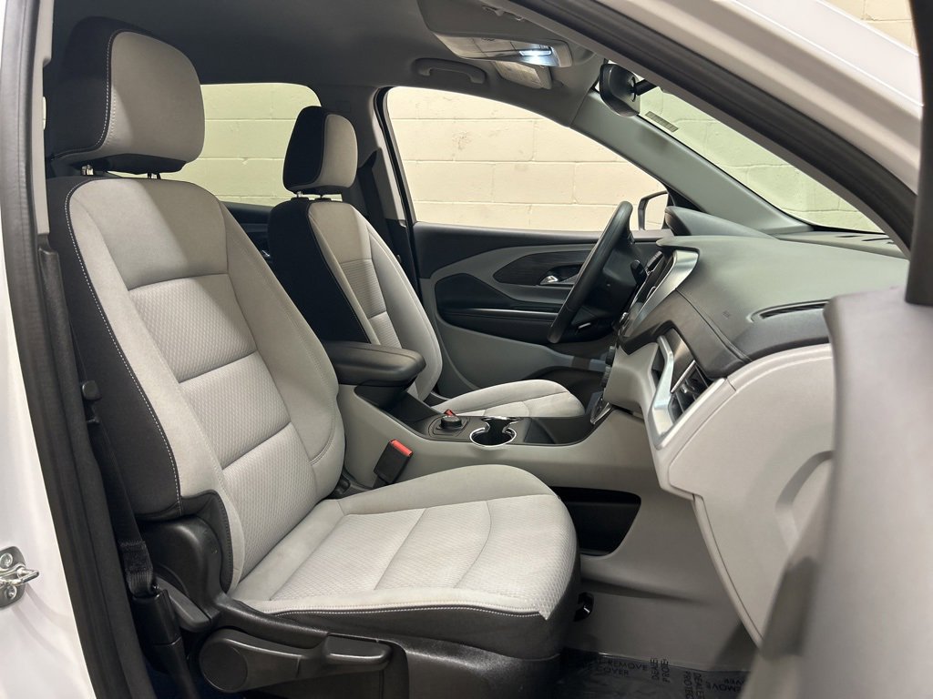 Used 2024 GMC Terrain SLE image 10