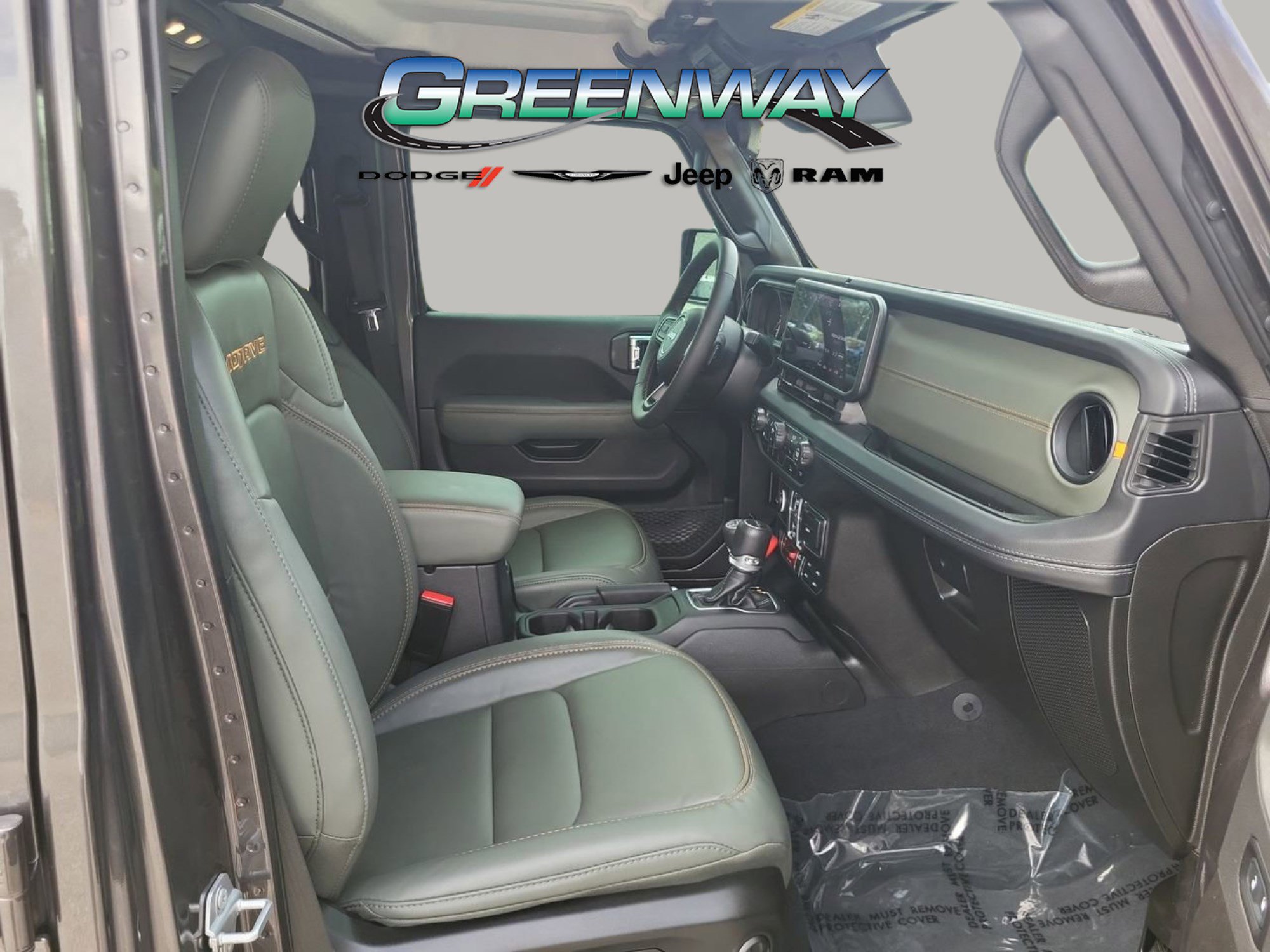Used 2025 Jeep Gladiator Mojave w/ Convenience Group AWD/4WD image 11