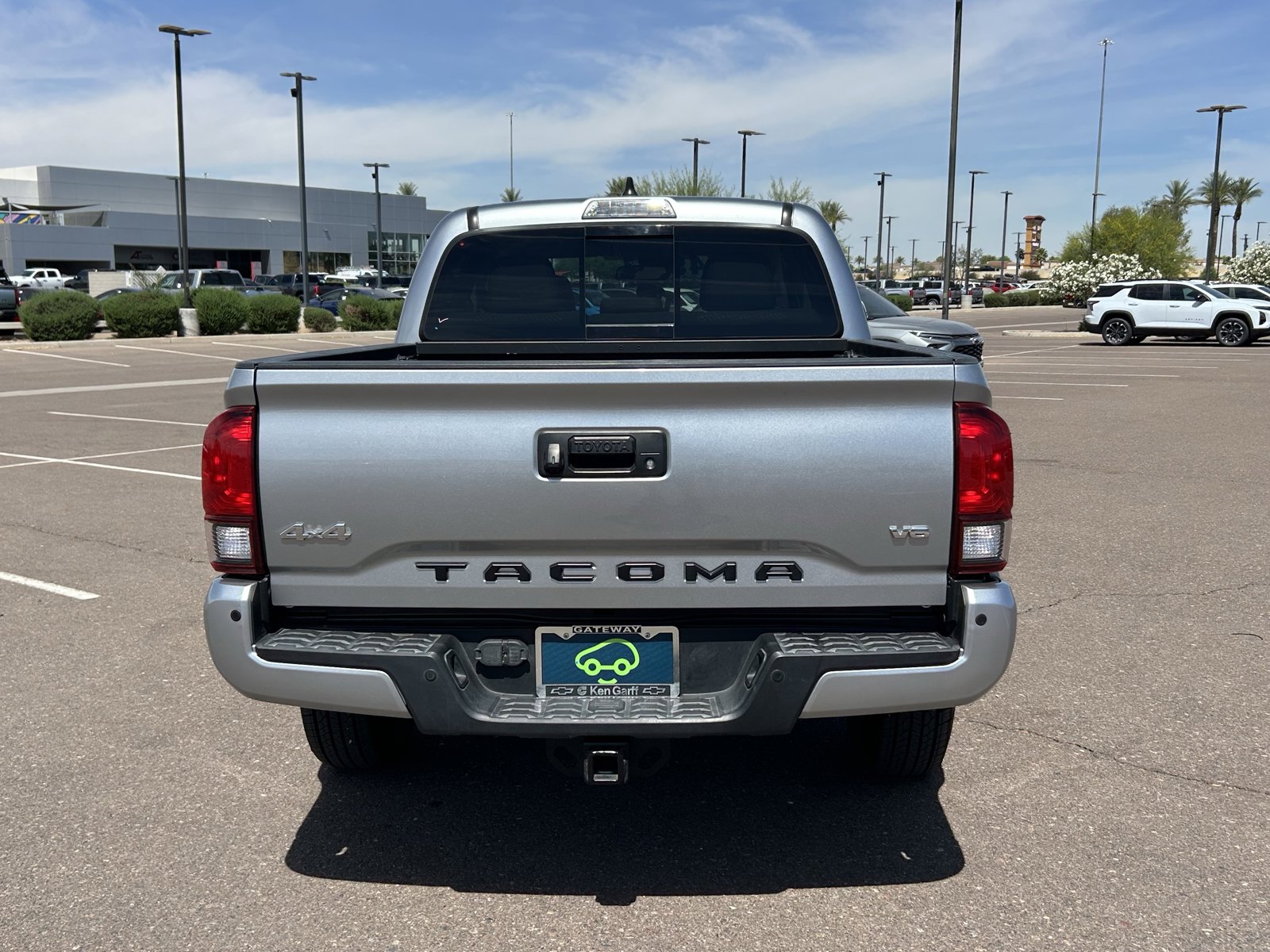 Used 2023 Toyota Tacoma SR5 AWD/4WD image 4