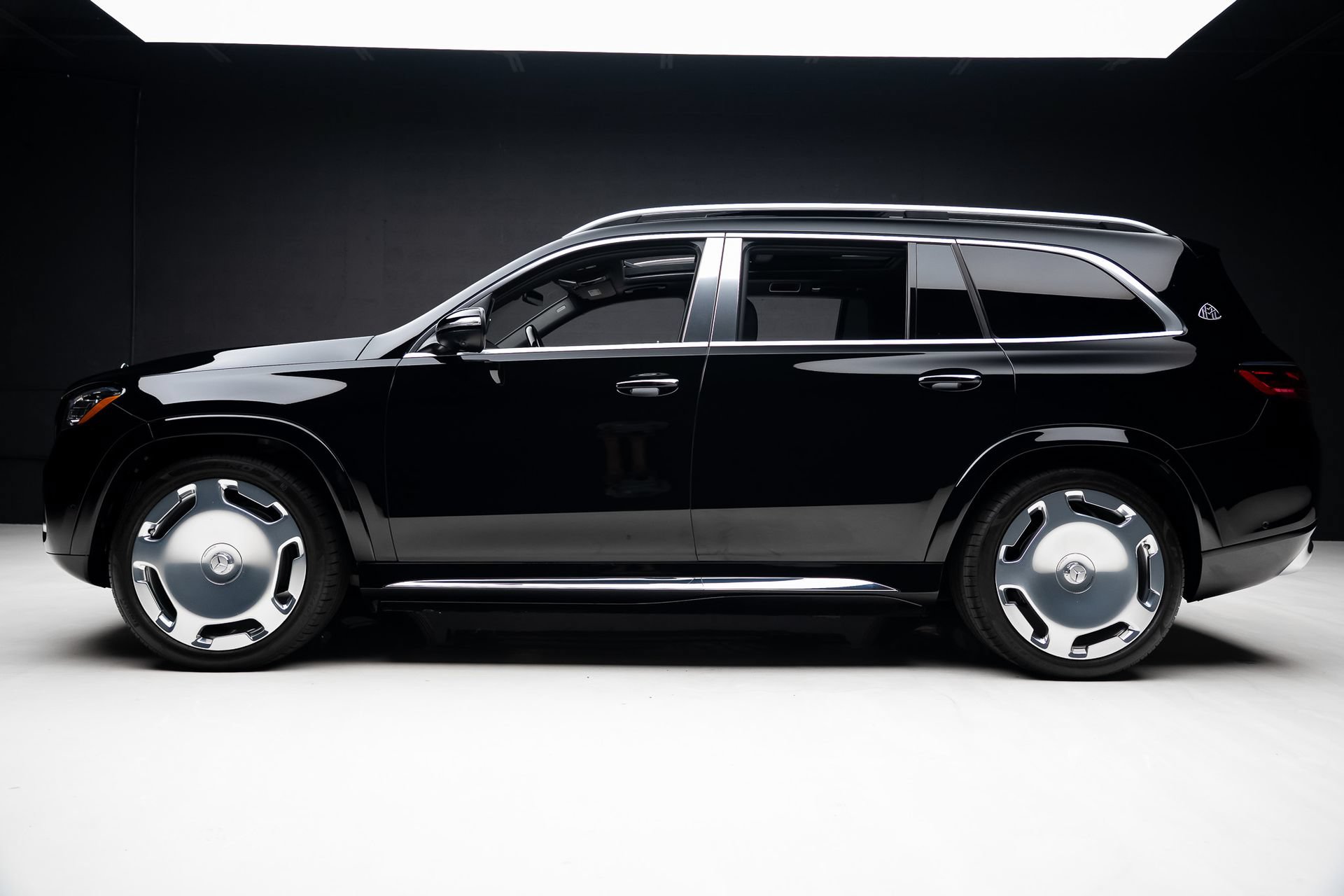 Used 2024 Mercedes-Benz Maybach GLS 600 4MATIC image 17