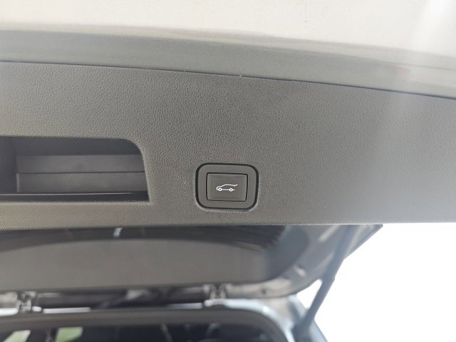 Used 2025 Buick Enclave Preferred image 8