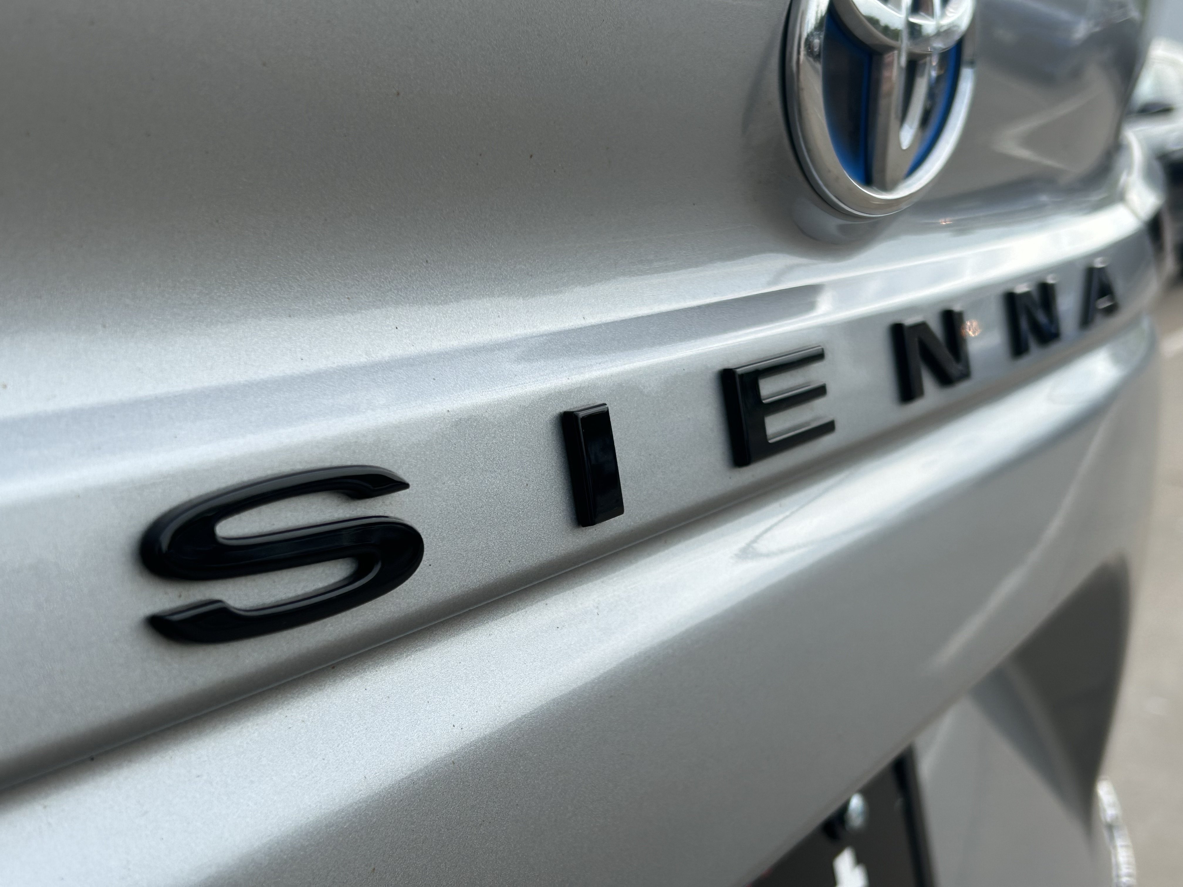 Used 2022 Toyota Sienna XSE w/ XSE Plus Package AWD/4WD image 8