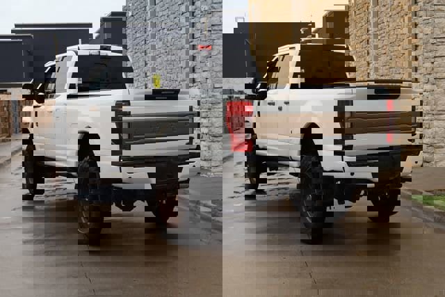 Used 2022 Ford F350 Limited AWD/4WD image 3