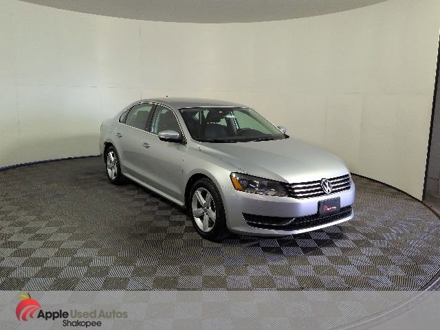 Used 2013 Volkswagen Passat 2.5 SE FWD image 1