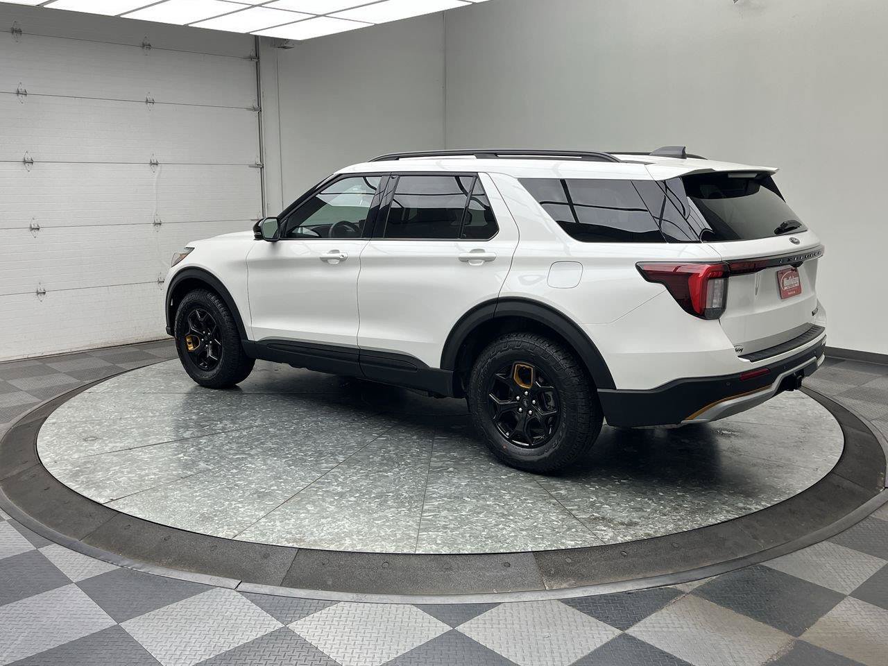 Used 2026 Ford Explorer Tremor w/ Tremor Ultimate Package AWD/4WD image 2