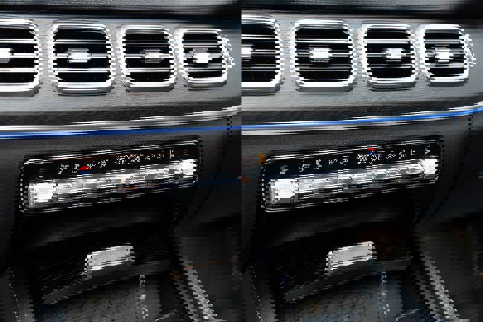 Used 2025 Mercedes-Benz GLE 450e 4MATIC w/ Driver Assistance Package image 33