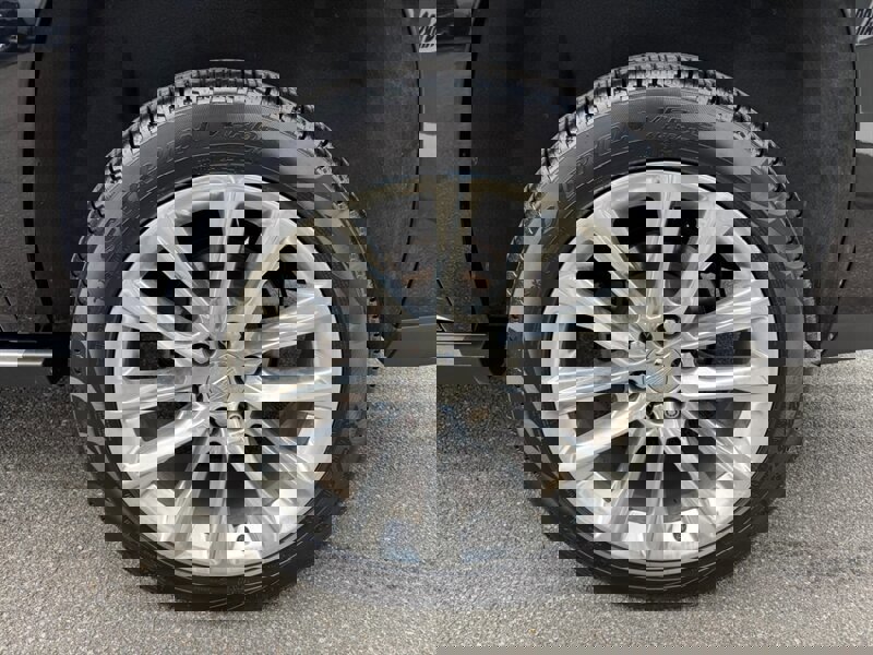 Used 2020 Cadillac Escalade ESV Premium Luxury image 15