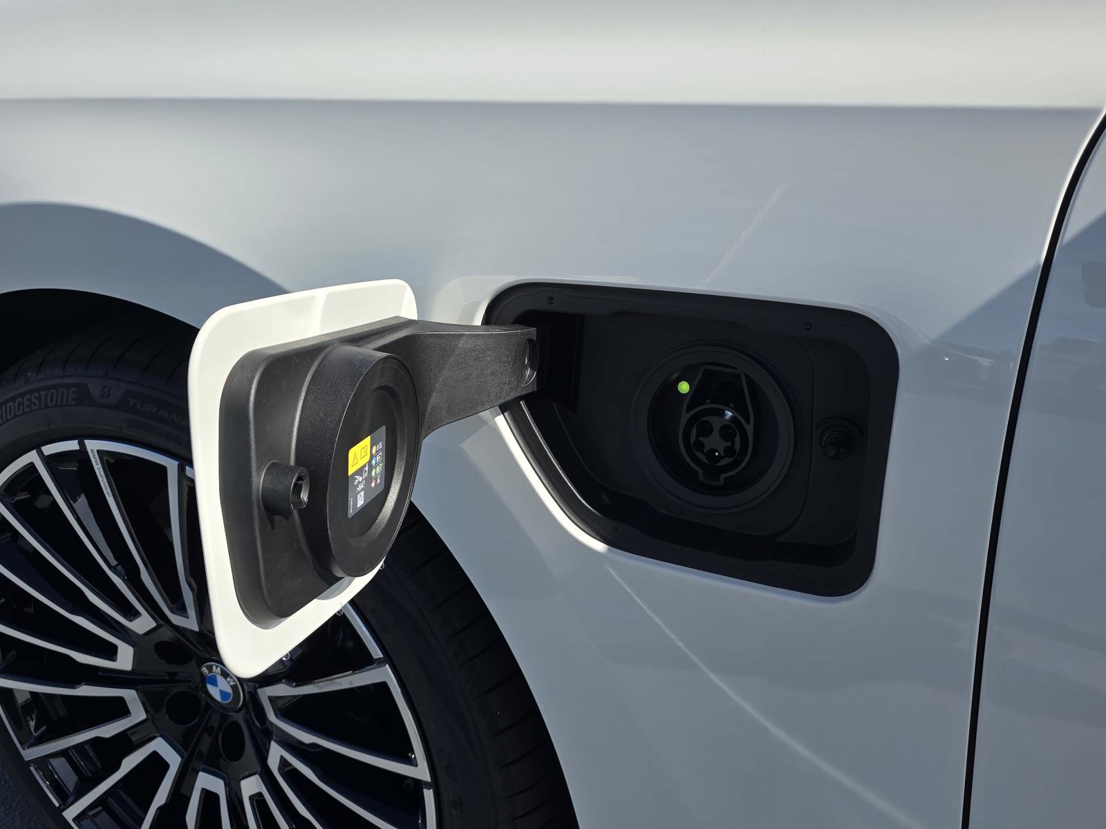 New 2026 BMW 750e xDrive image 10