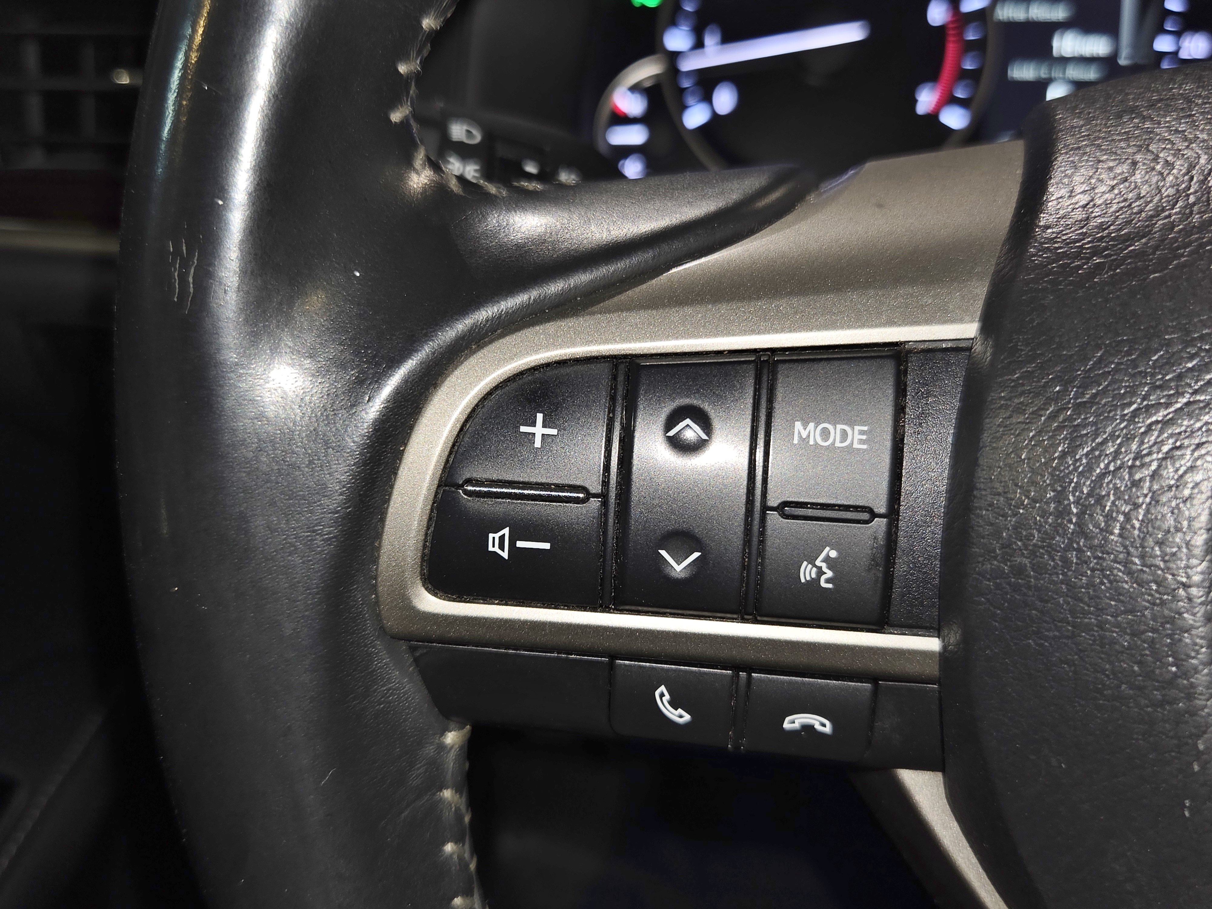 Used 2016 Lexus ES 350 w/ Premium Package w/Wood Trim FWD image 46