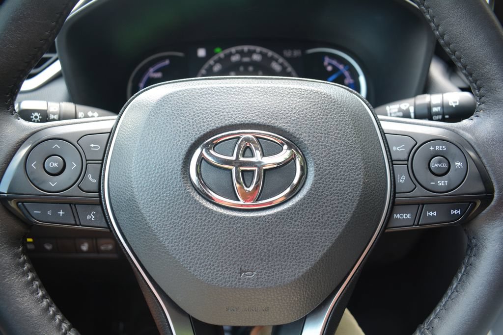 Used 2021 Toyota RAV4 XSE AWD/4WD image 12