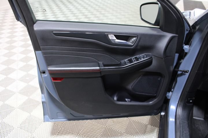 Used 2024 Ford Escape ST-Line w/ Tech Pack #1 AWD/4WD image 16