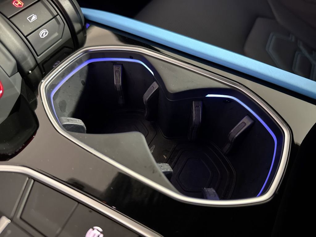 Used 2025 Lamborghini Urus SE image 51