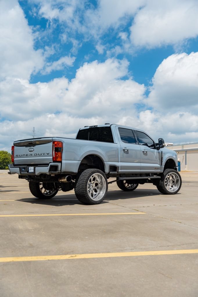 Used 2024 Ford F350 Lariat w/ Lariat Ultimate Package AWD/4WD image 9