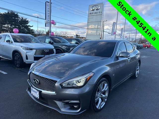 Used 2017 INFINITI Q70 3.7 w/ Technology Package
