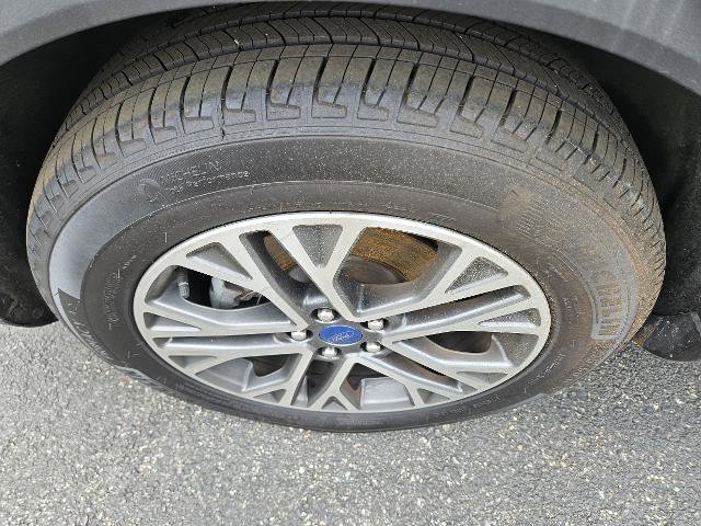 Certified 2020 Ford Escape SEL image 9