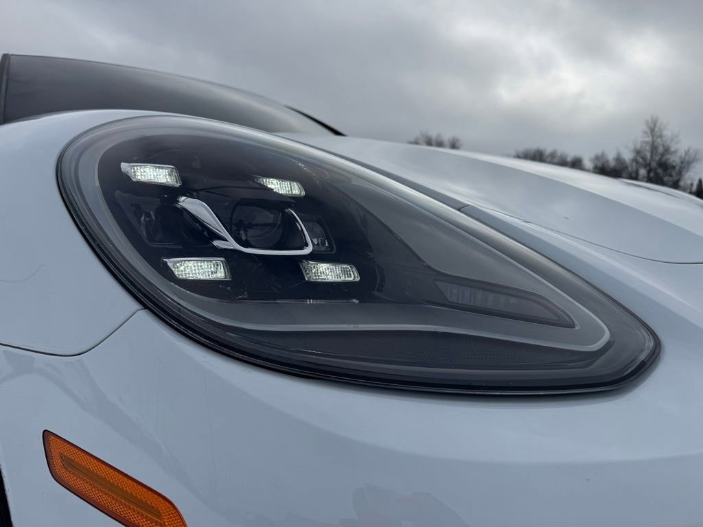 Used 2023 Porsche Panamera 4 Platinum Edition image 9