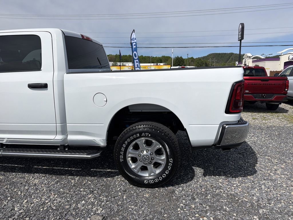 Used 2025 RAM 2500 Big Horn AWD/4WD image 9