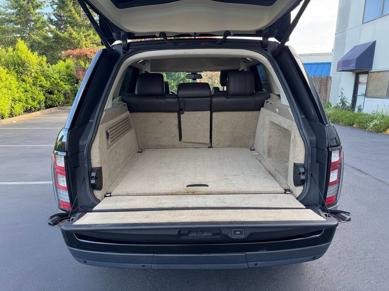 Used 2014 Land Rover Range Rover HSE image 7