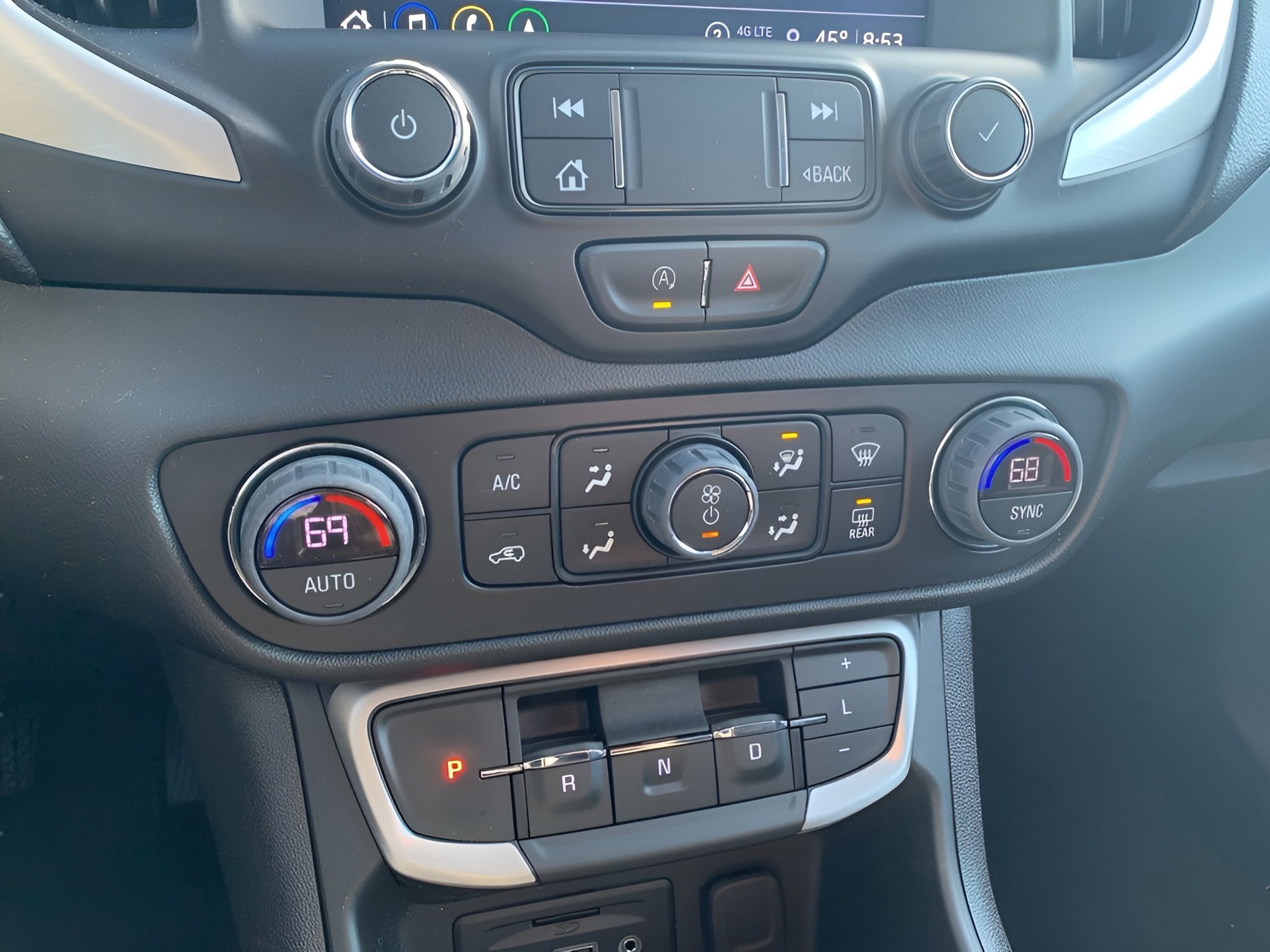 Used 2023 GMC Terrain SLE w/ Driver Convenience Package image 13