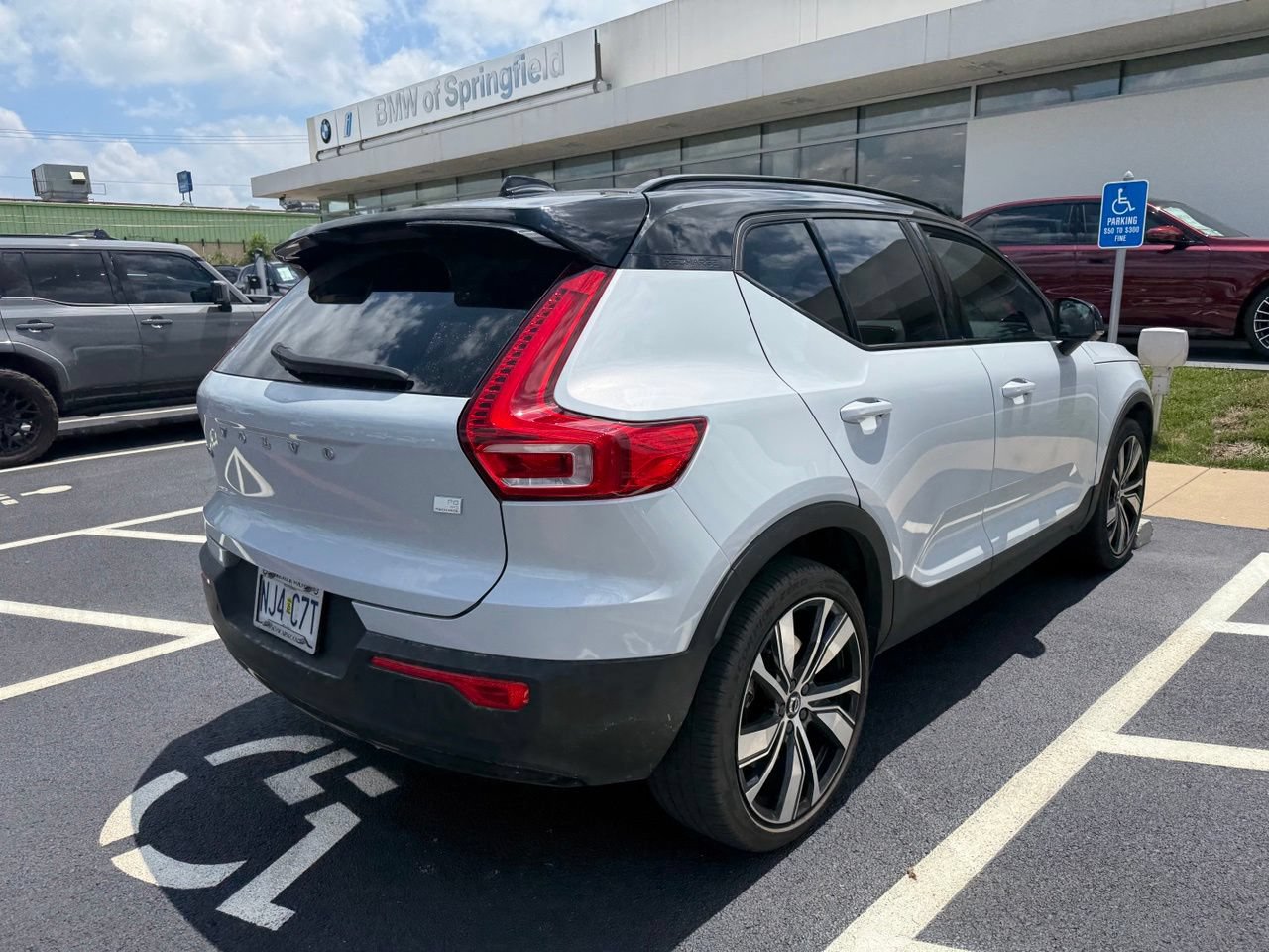 Used 2021 Volvo XC40 P8 Recharge w/ Advanced Package AWD/4WD image 4