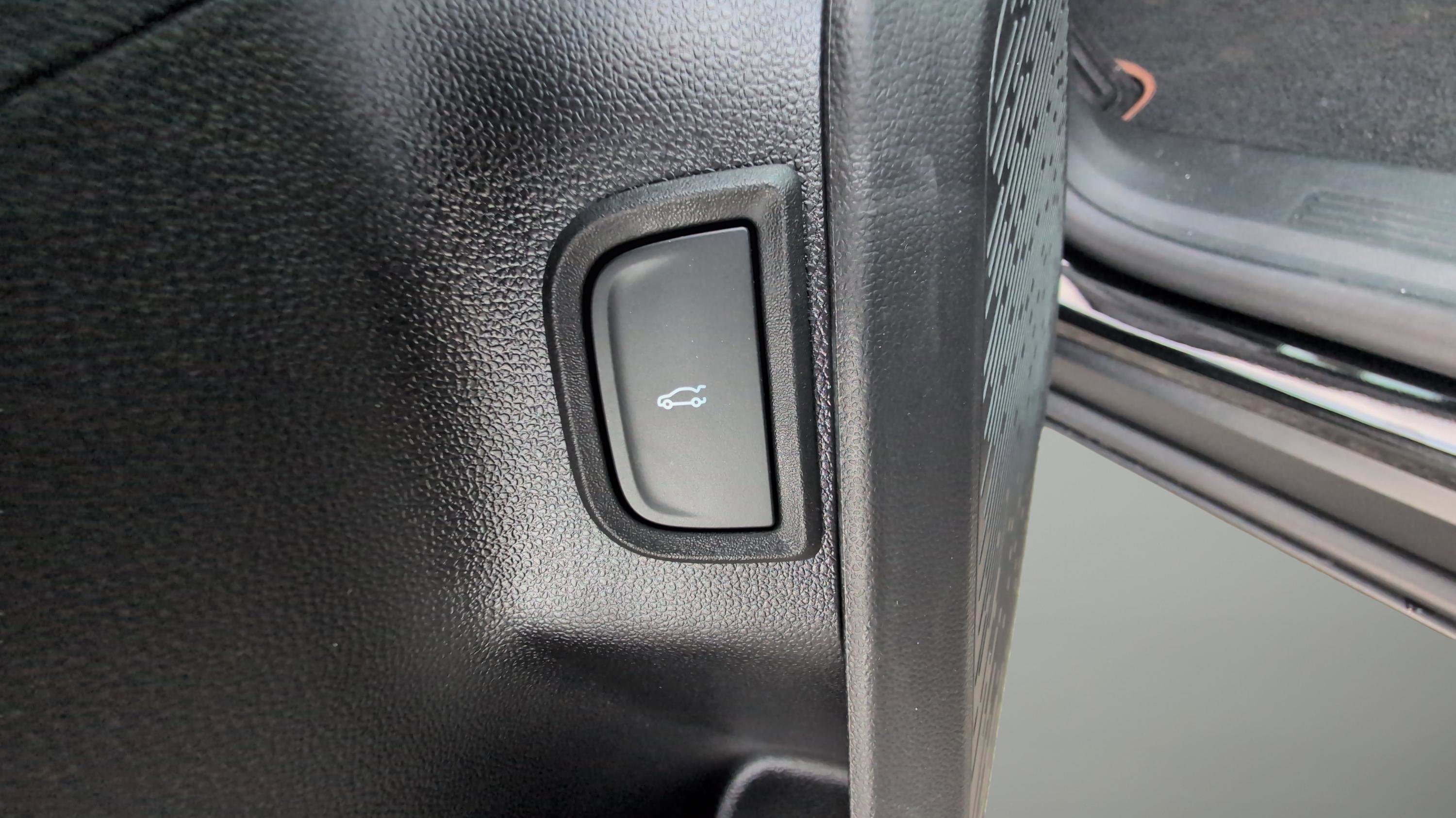 New 2026 GMC Terrain AT4 w/ Convenience Package III image 21