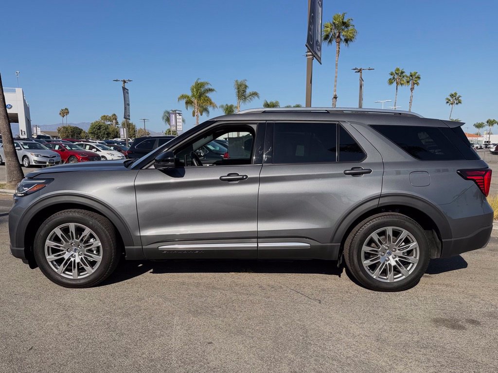 Used 2026 Ford Explorer Platinum RWD image 5