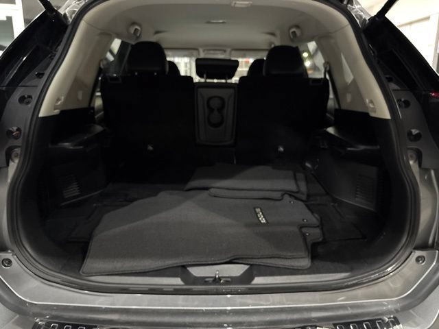 Used 2017 Nissan Rogue SL FWD image 31