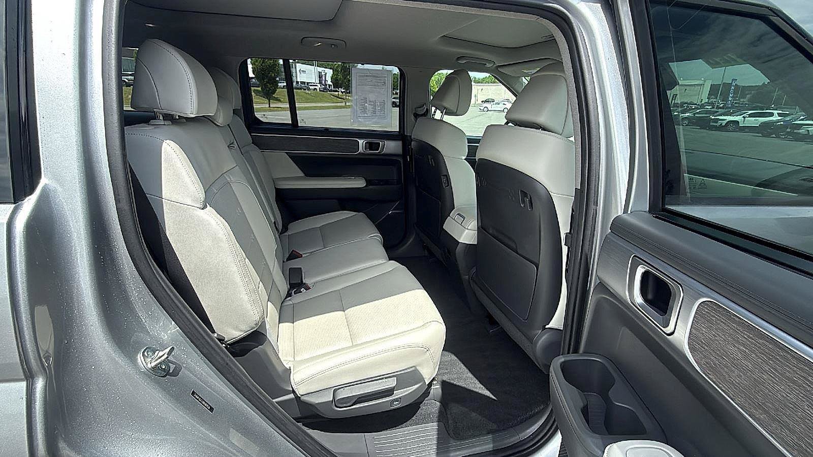 Certified 2024 Hyundai Santa Fe Limited AWD/4WD image 20