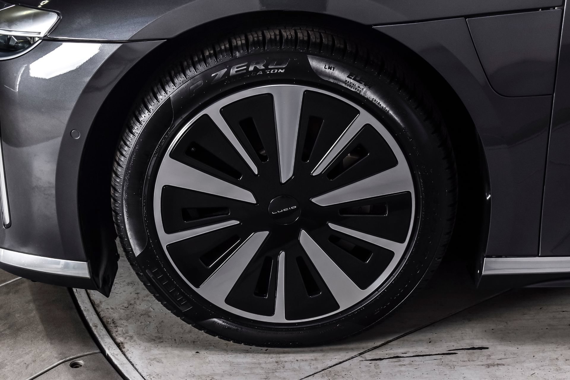 Used 2023 Lucid Air Grand Touring AWD/4WD image 10