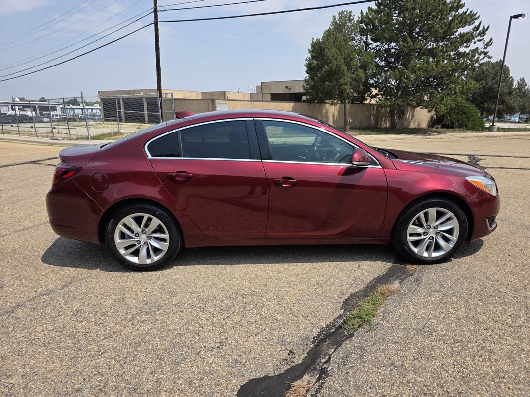 Used 2016 Buick Regal Premium AWD/4WD image 9