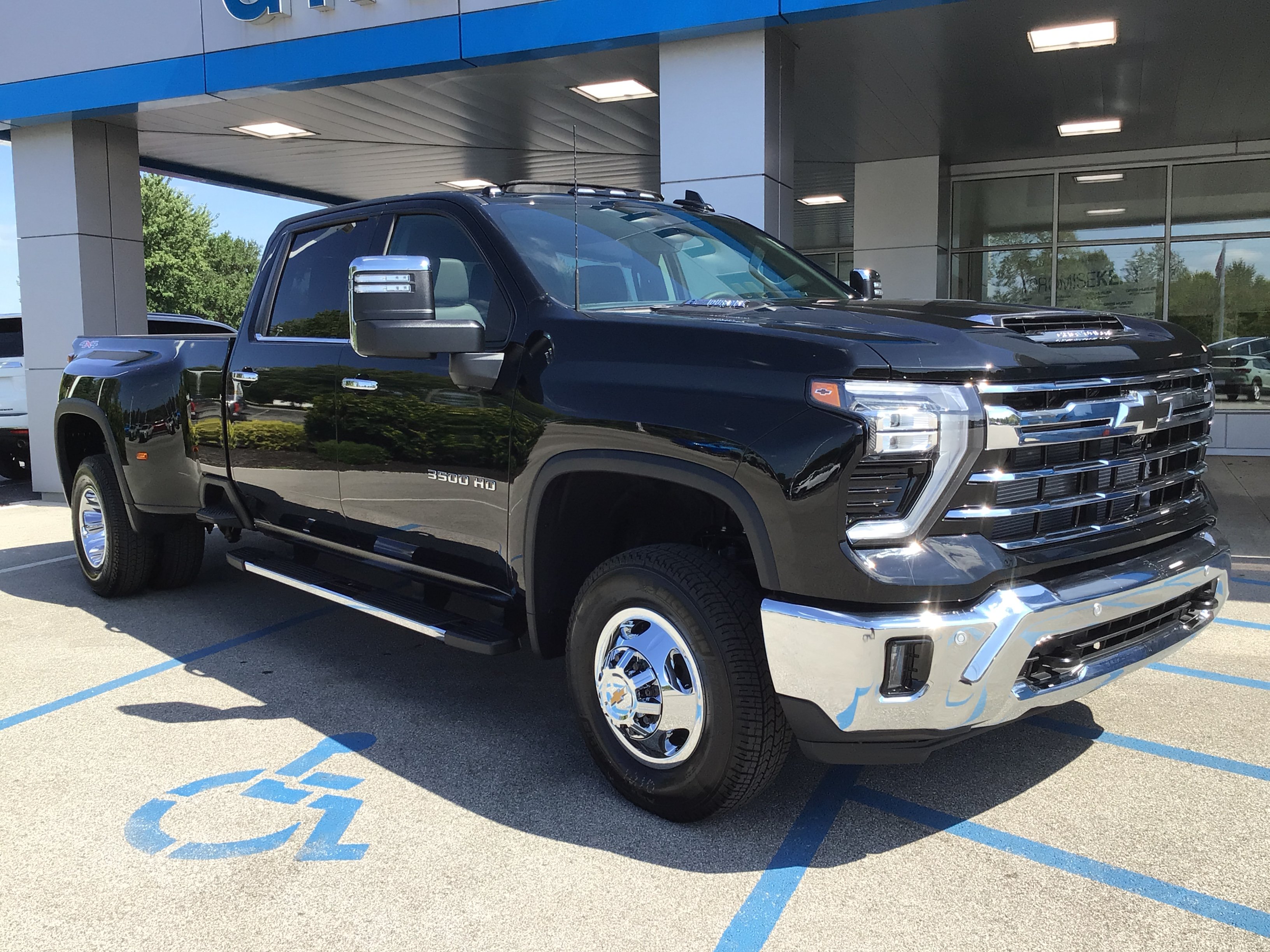 New 2026 Chevrolet Silverado 3500 LTZ w/ LTZ Convenience Package AWD/4WD image 59