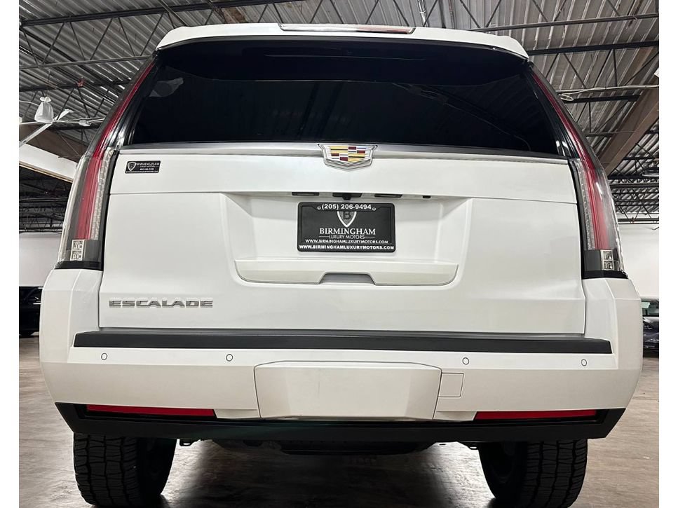 Used 2016 Cadillac Escalade Premium AWD/4WD image 13